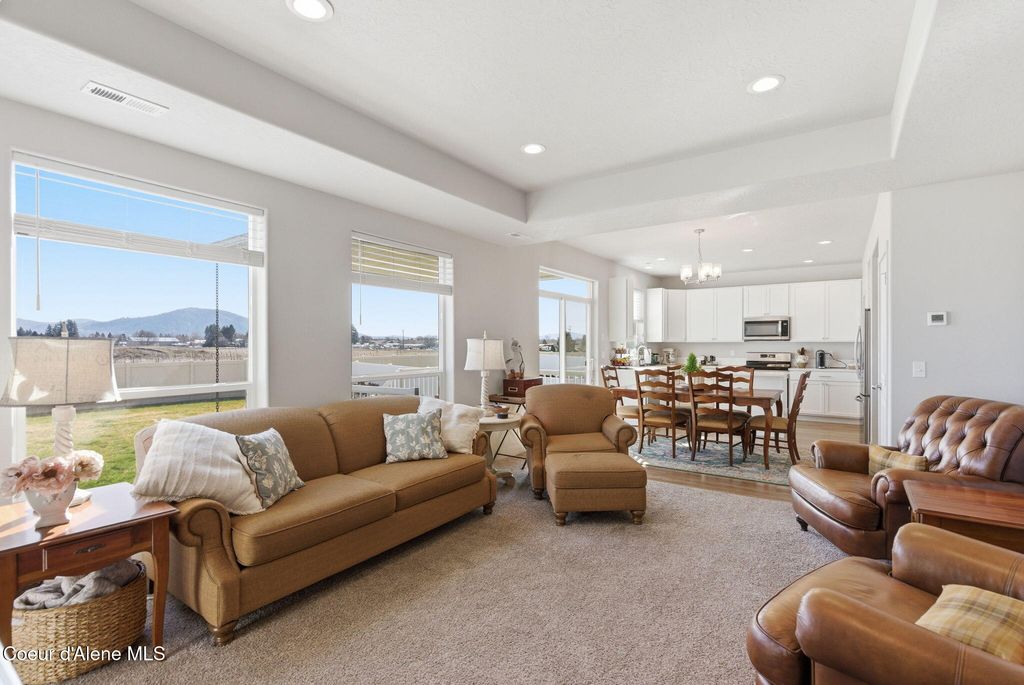 9798 N Heston LOOP, Hayden, ID 83835