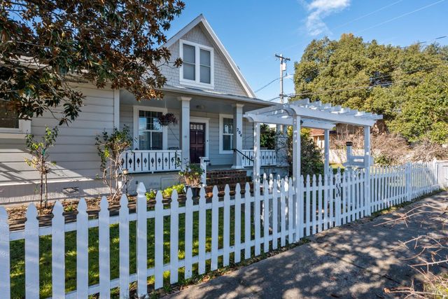 204 S Dora St, Ukiah, CA 95482