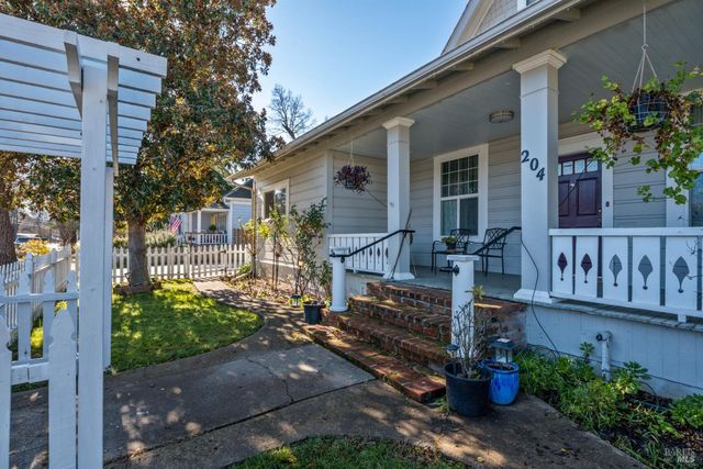 204 S Dora St, Ukiah, CA 95482
