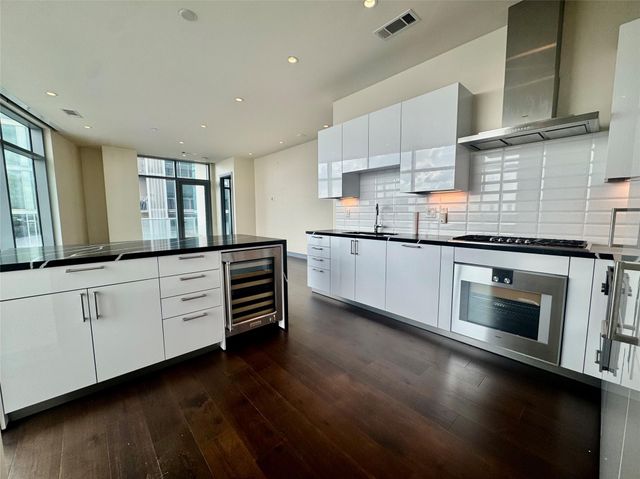 4521 San Felipe Street 1103, Houston, TX 77027