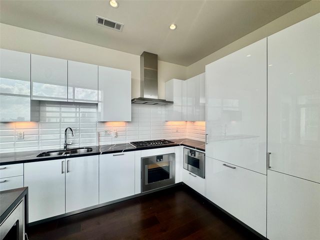 4521 San Felipe Street 1103, Houston, TX 77027