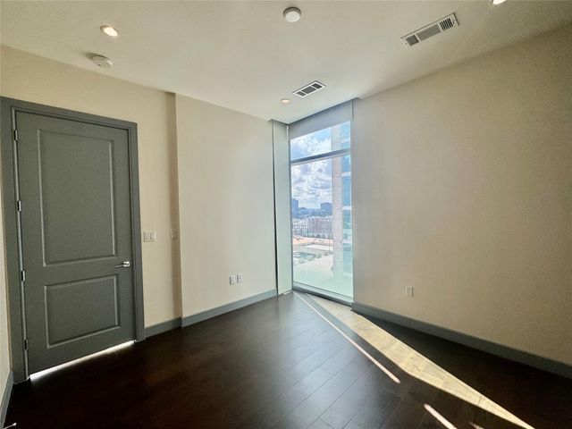 4521 San Felipe Street 1103, Houston, TX 77027