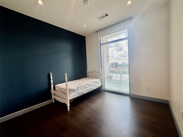4521 San Felipe Street 1103, Houston, TX 77027