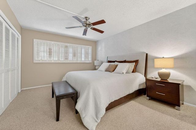 575 Oaks Lane 1002, Pompano Beach, FL 33069