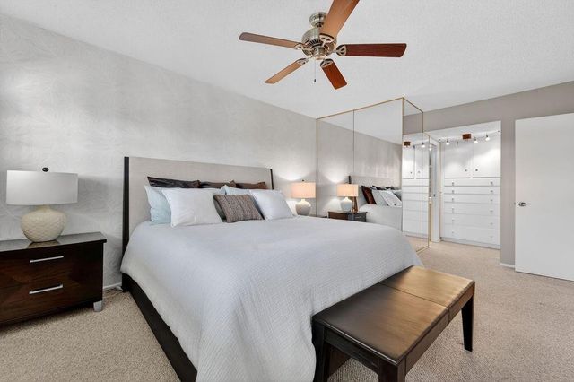 575 Oaks Lane 1002, Pompano Beach, FL 33069