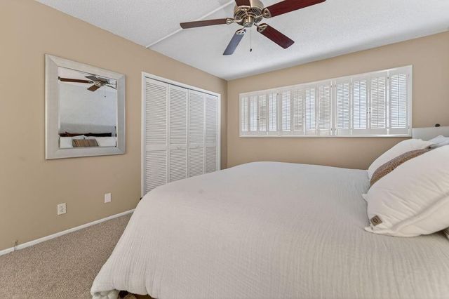 575 Oaks Lane 1002, Pompano Beach, FL 33069