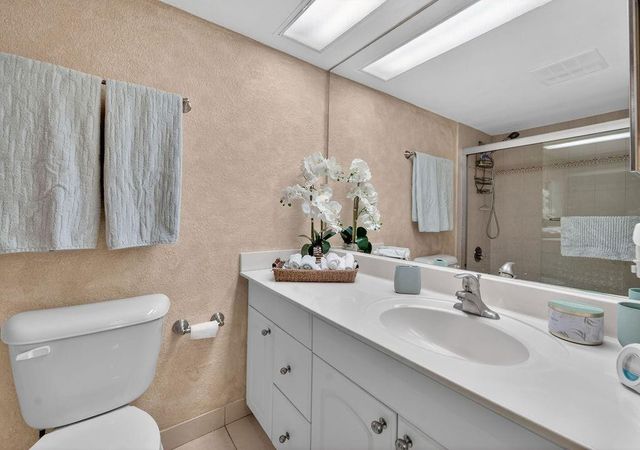 575 Oaks Lane 1002, Pompano Beach, FL 33069