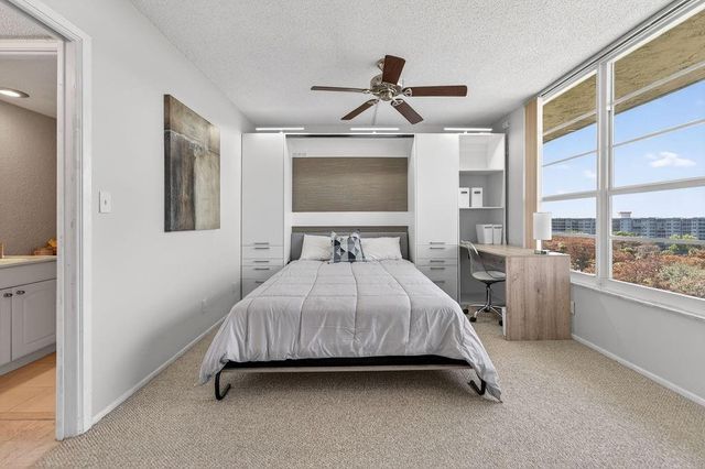 575 Oaks Lane 1002, Pompano Beach, FL 33069