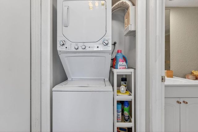 575 Oaks Lane 1002, Pompano Beach, FL 33069