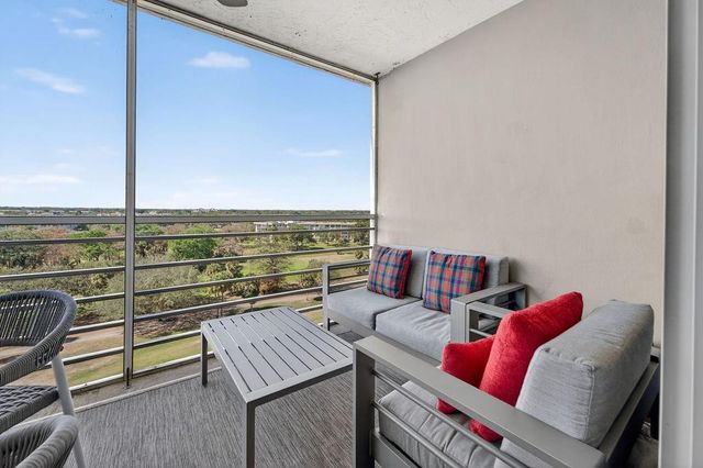 575 Oaks Lane 1002, Pompano Beach, FL 33069