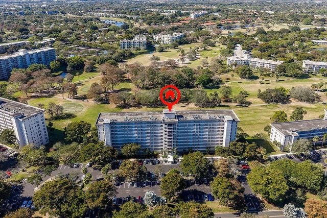 575 Oaks Lane 1002, Pompano Beach, FL 33069