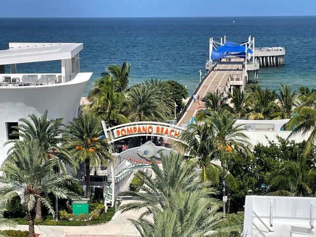 575 Oaks Lane 1002, Pompano Beach, FL 33069