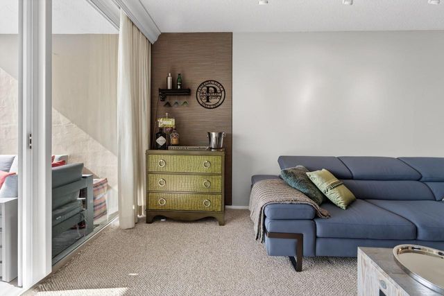 575 Oaks Lane 1002, Pompano Beach, FL 33069