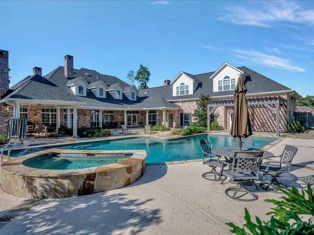 107 Torrey Pines Drive, Lufkin, TX 75901