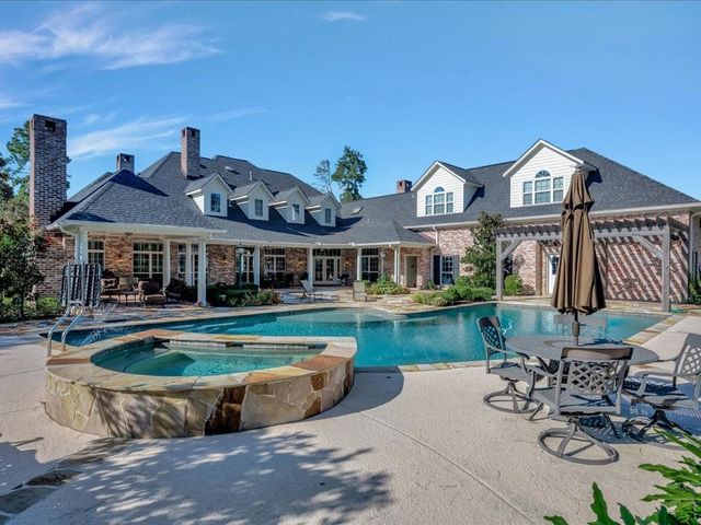 107 Torrey Pines Drive, Lufkin, TX 75901