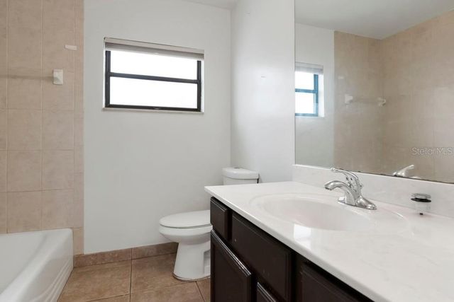 8709 N RENFREW PLACE, Tampa, FL 33604