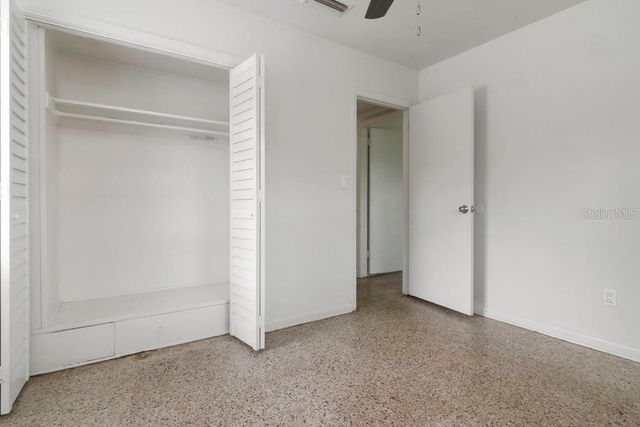 8709 N RENFREW PLACE, Tampa, FL 33604