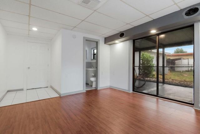 8709 N RENFREW PLACE, Tampa, FL 33604