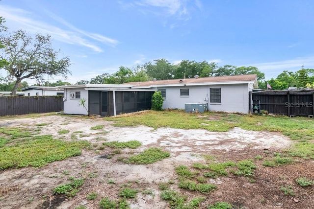 8709 N RENFREW PLACE, Tampa, FL 33604