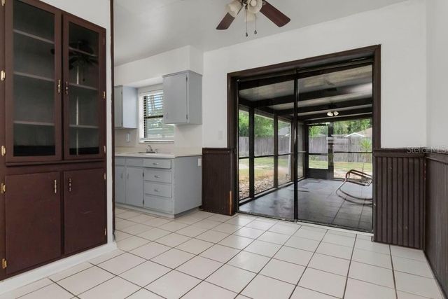 8709 N RENFREW PLACE, Tampa, FL 33604