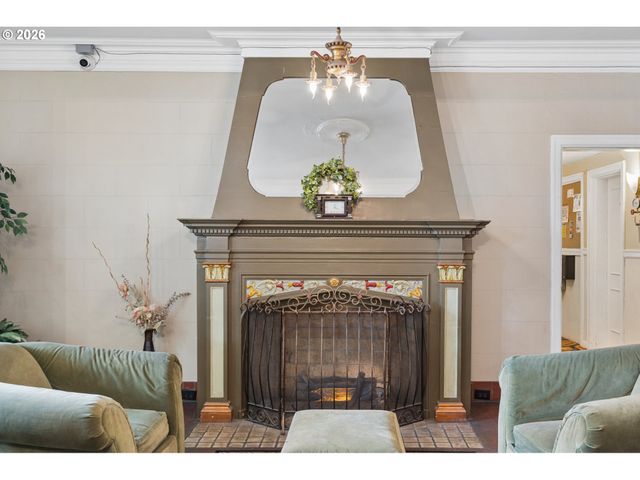 20 Nw 16TH Ave 8, Portland, OR 97209