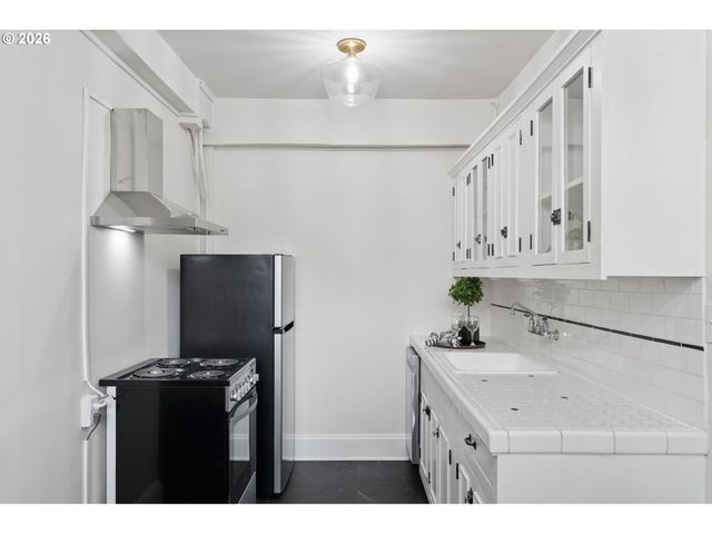 20 Nw 16TH Ave 8, Portland, OR 97209