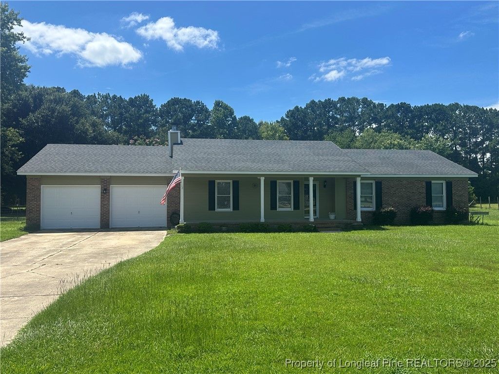 6708 Country Downs Drive, Hope Mills, NC 28348