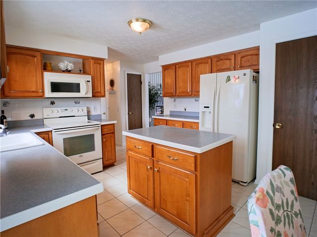 3 Freshfield, Perinton, NY 14450