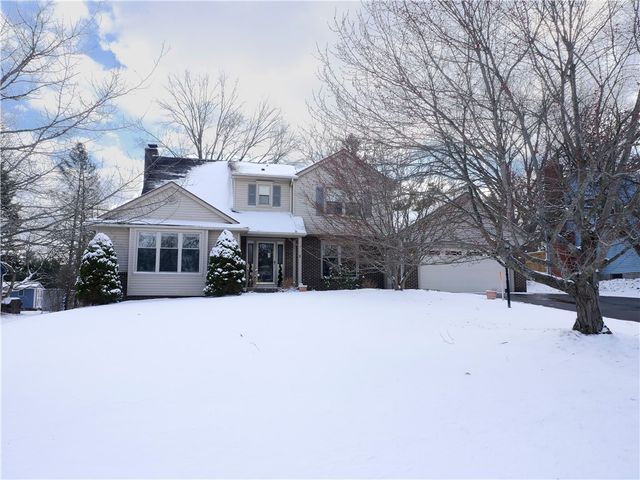 3 Freshfield, Perinton, NY 14450