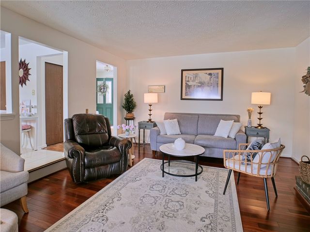 3 Freshfield, Perinton, NY 14450