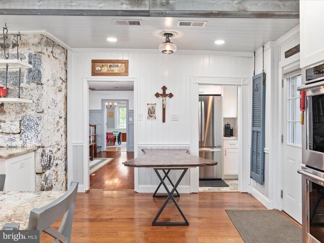27986 OLD VALLEY PIKE, Toms Brook, VA 22660