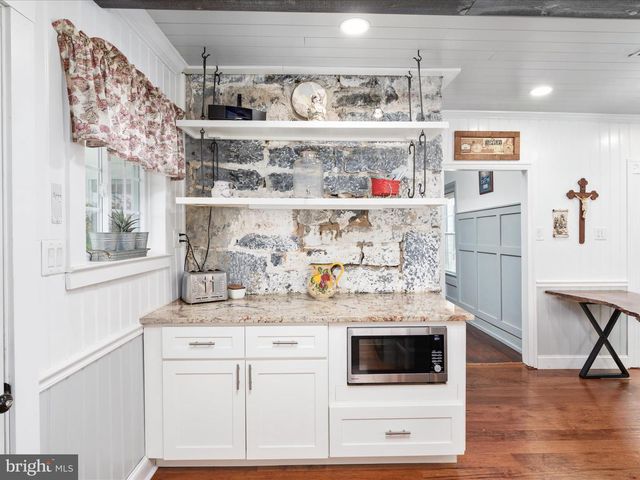27986 OLD VALLEY PIKE, Toms Brook, VA 22660