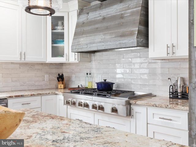 27986 OLD VALLEY PIKE, Toms Brook, VA 22660