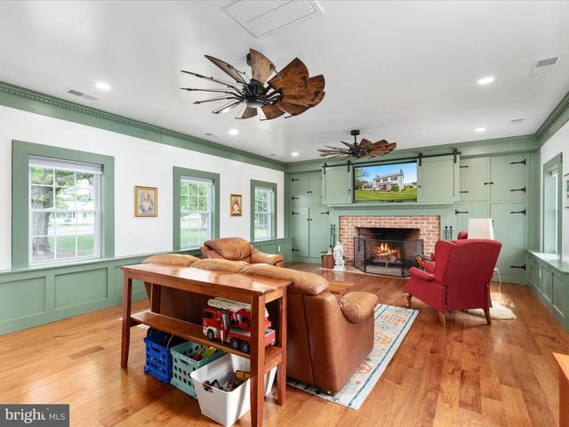 27986 OLD VALLEY PIKE, Toms Brook, VA 22660