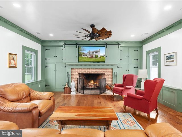 27986 OLD VALLEY PIKE, Toms Brook, VA 22660