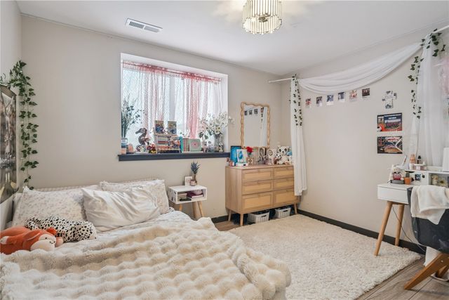 1389 Cardinal Drive, Fairfax, IA 52228