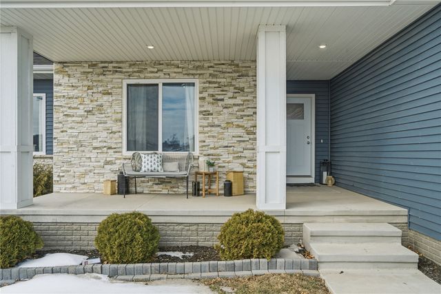 1389 Cardinal Drive, Fairfax, IA 52228