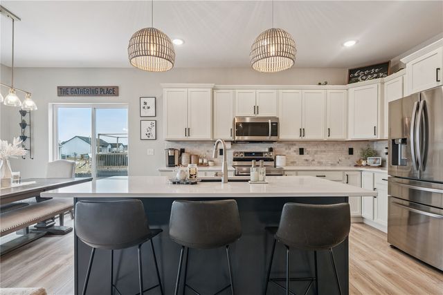 1389 Cardinal Drive, Fairfax, IA 52228