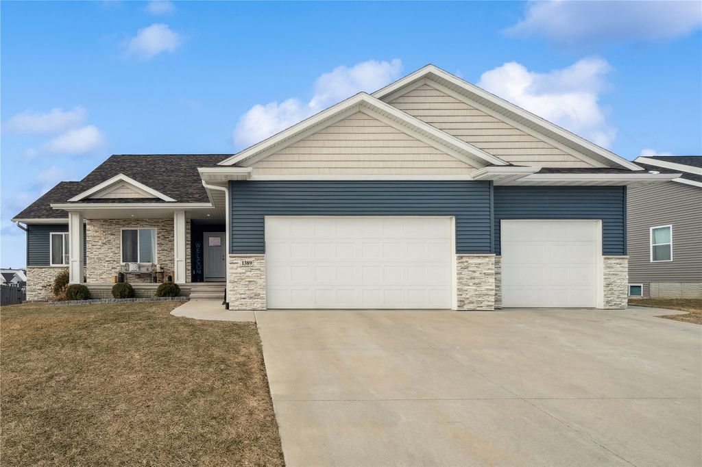 1389 Cardinal Drive, Fairfax, IA 52228