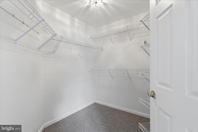 2682 LOGAN WOOD DR, Herndon, VA 20171