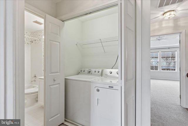 2682 LOGAN WOOD DR, Herndon, VA 20171