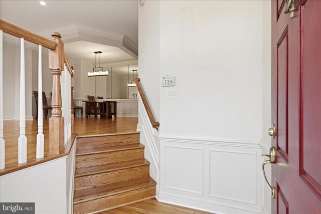 2682 LOGAN WOOD DR, Herndon, VA 20171