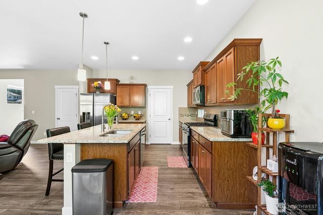 16233 76th Avenue Court E, Puyallup, WA 98375
