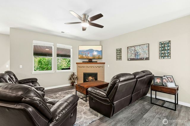 16233 76th Avenue Court E, Puyallup, WA 98375