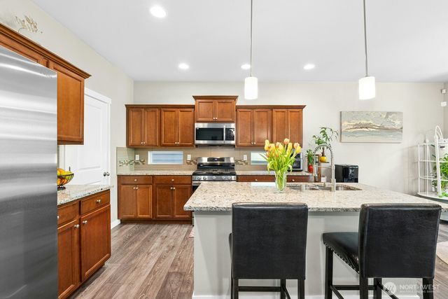 16233 76th Avenue Court E, Puyallup, WA 98375