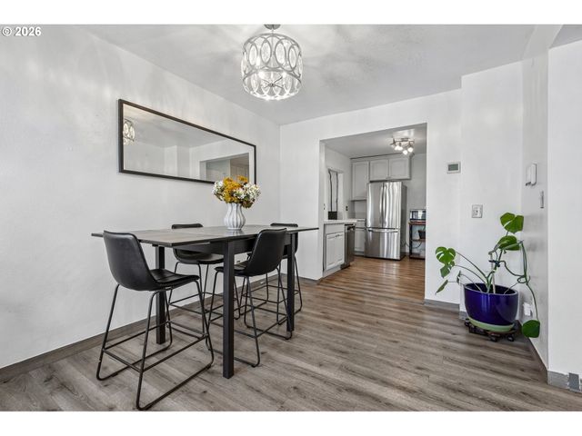 8318 Se KNAPP St, Portland, OR 97266