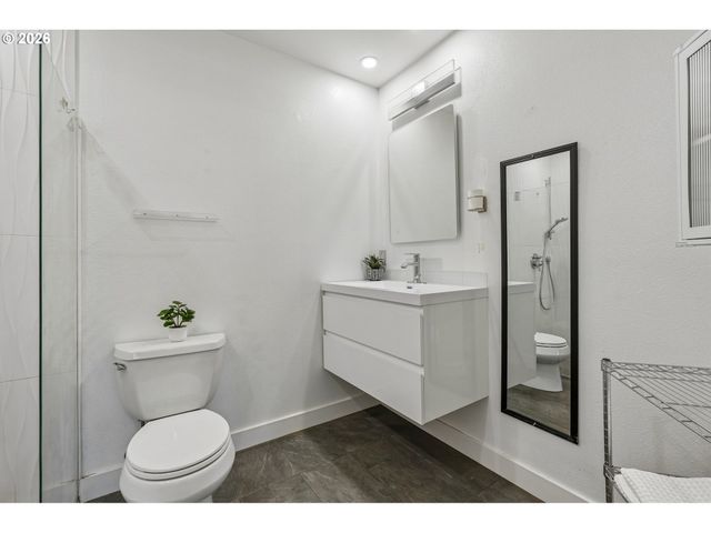 8318 Se KNAPP St, Portland, OR 97266