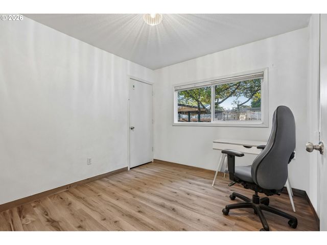 8318 Se KNAPP St, Portland, OR 97266