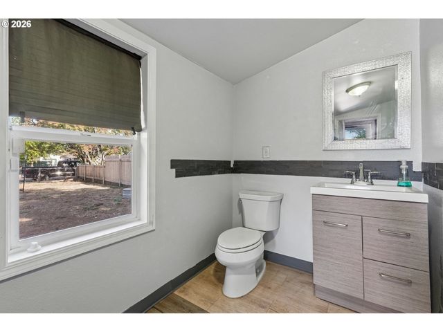 8318 Se KNAPP St, Portland, OR 97266