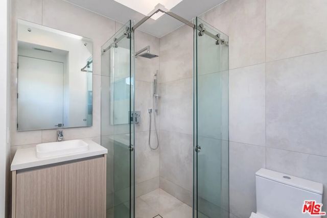 8932 Dorrington Avenue, Los Angeles, CA 90048